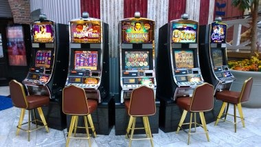 Live blackjack table with professional dealer